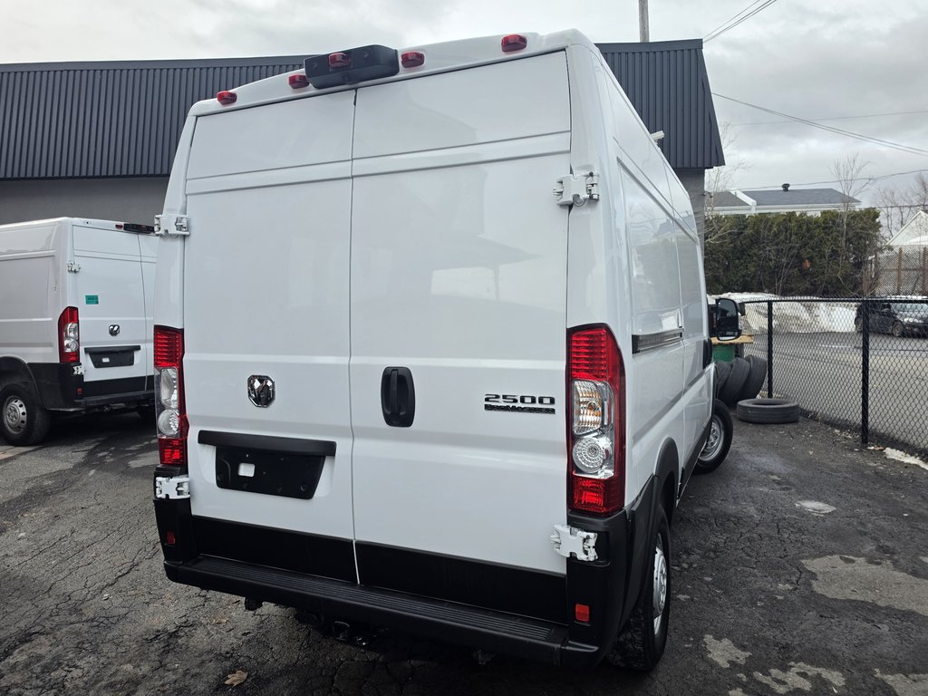 Ram ProMaster Cargo Van 2500 High Roof 136' 2023 à Repentigny, Québec - 6 - w1024h768px
