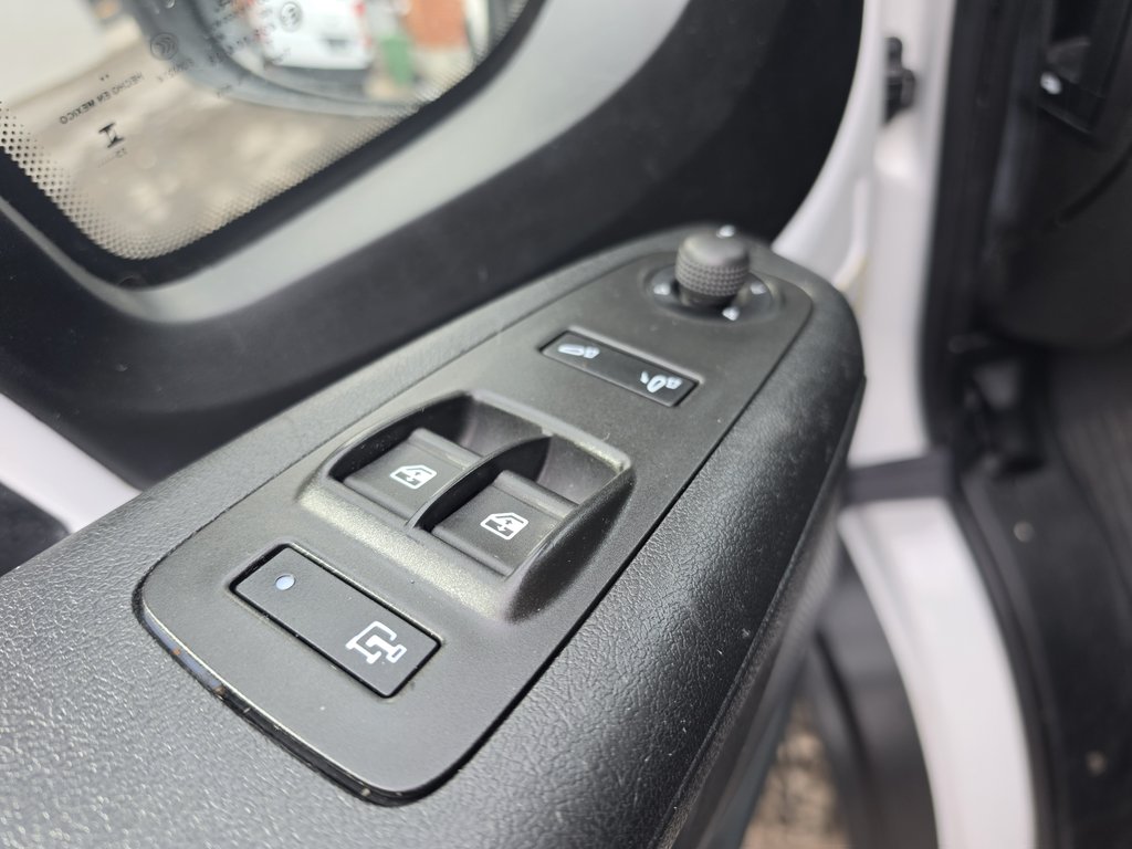 Ram ProMaster Cargo Van 2500 High Roof 136' 2023 à Repentigny, Québec - 12 - w1024h768px