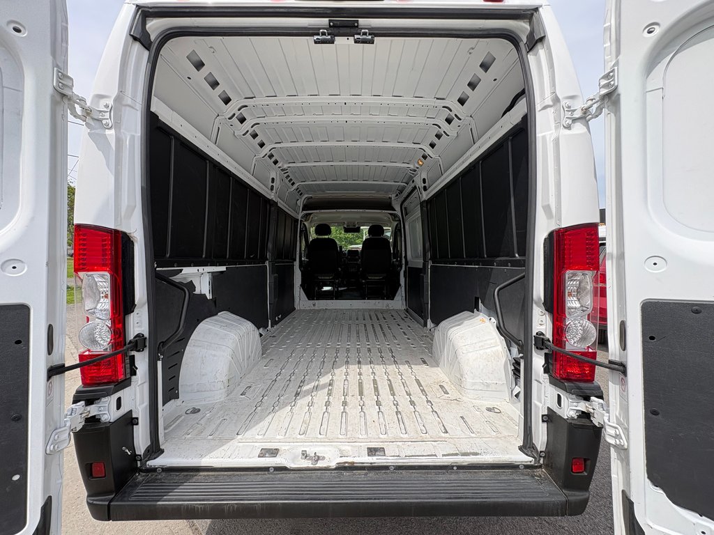 Ram ProMaster Cargo Van 2500 High Roof 159' 2023 à Repentigny, Québec - 9 - w1024h768px