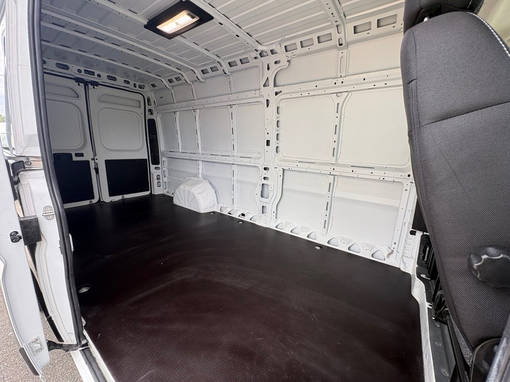 2025 Ram ProMaster Cargo Van 3500 High Roof 159' EXT in Repentigny, Quebec - 9 - w1024h768px