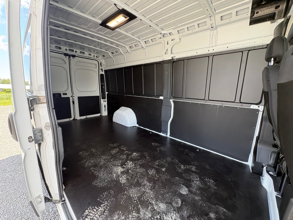 2025 Ram ProMaster Cargo Van 3500 High Roof 159' EXT in Repentigny, Quebec - 12 - w1024h768px