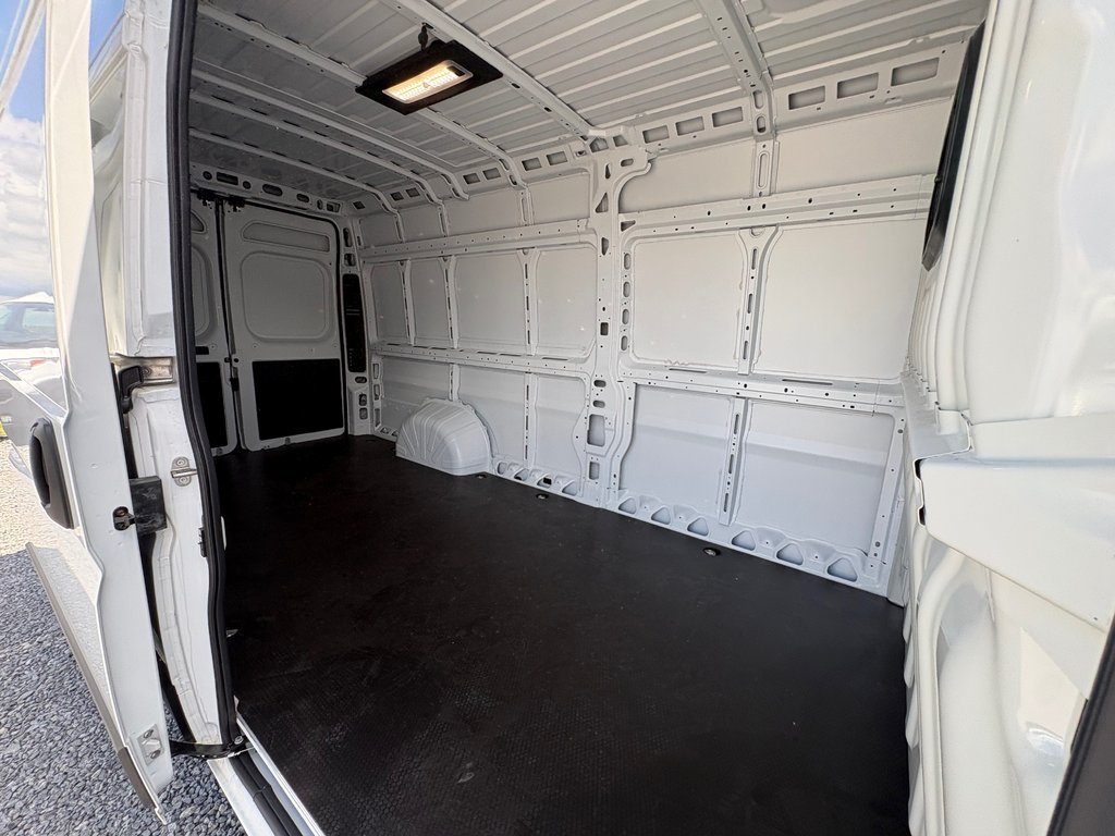 2025 Ram ProMaster Cargo Van 3500 High Roof 159' EXT in Repentigny, Quebec - 12 - w1024h768px