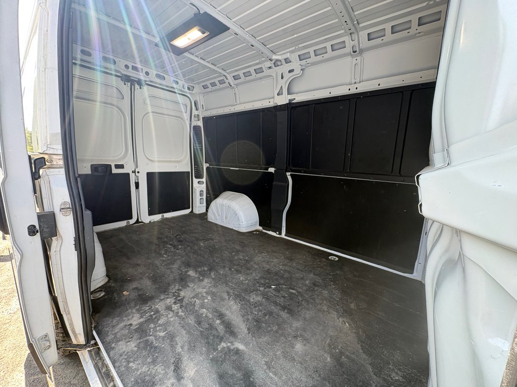 Ram ProMaster Cargo Van 2500 High Roof 136' 2025 à Repentigny, Québec - 10 - w1024h768px