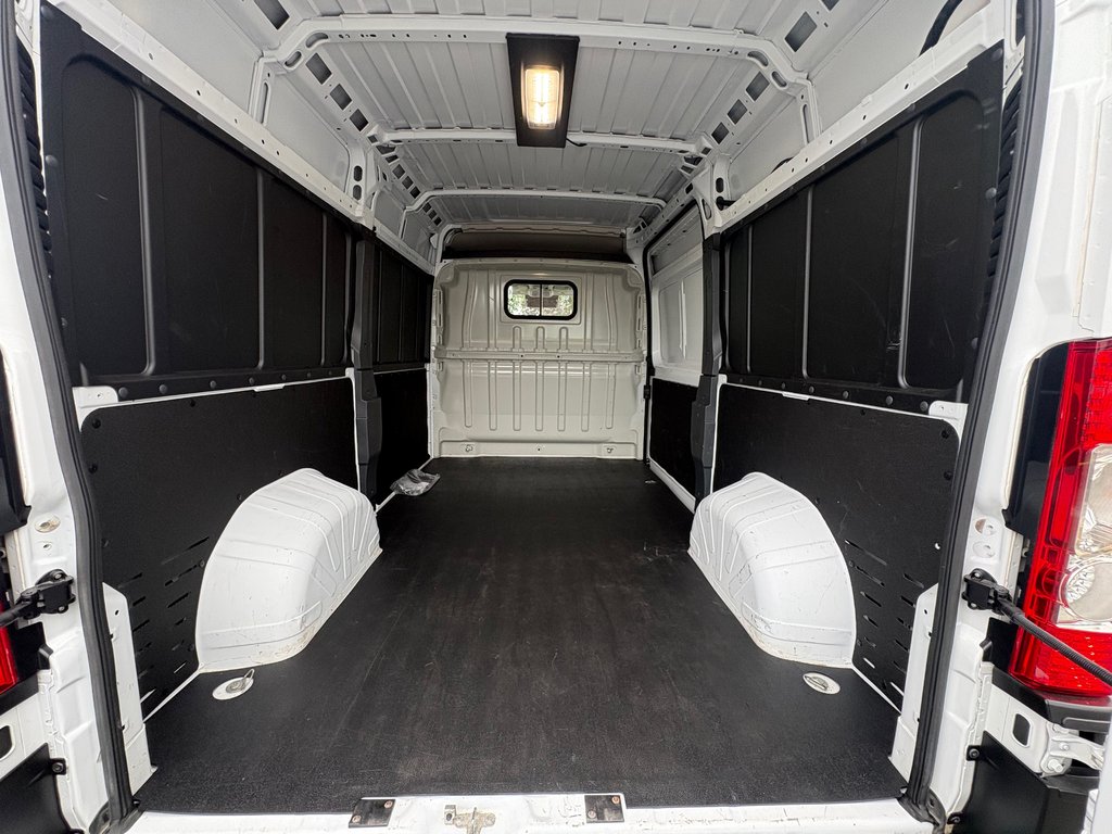 Ram ProMaster Cargo Van 2500 High Roof 136' 2025 à Saint-Sulpice, Québec - 10 - w1024h768px