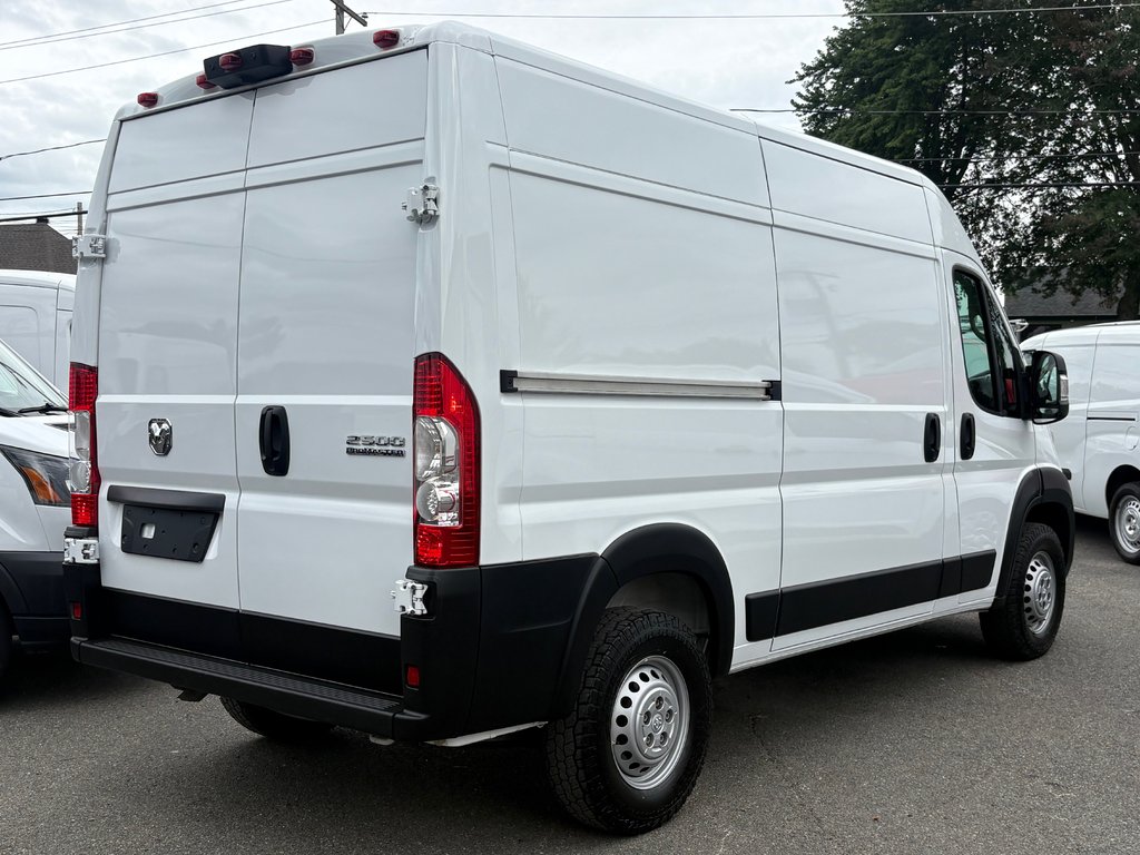 Ram ProMaster Cargo Van 2500 High Roof 136' 2025 à Saint-Sulpice, Québec - 7 - w1024h768px