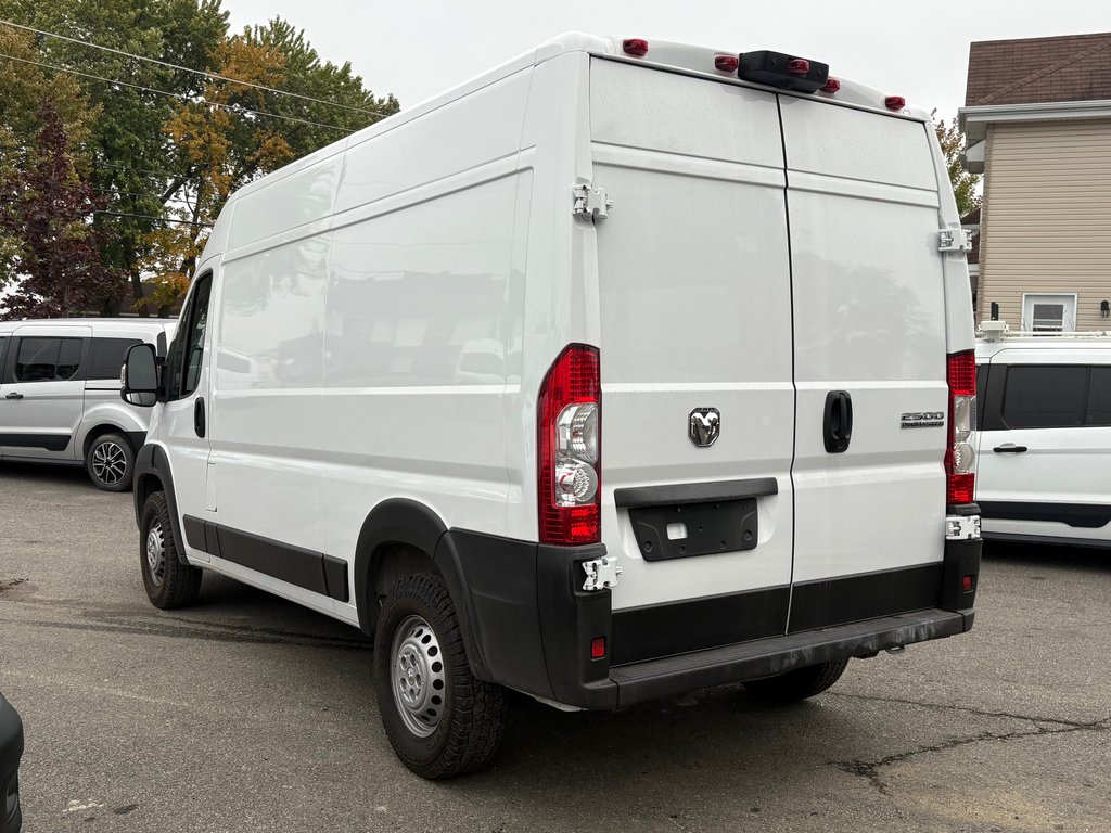 2025 Ram ProMaster Cargo Van 2500 High Roof 136' in Saint-Sulpice, Quebec - 8 - w1024h768px