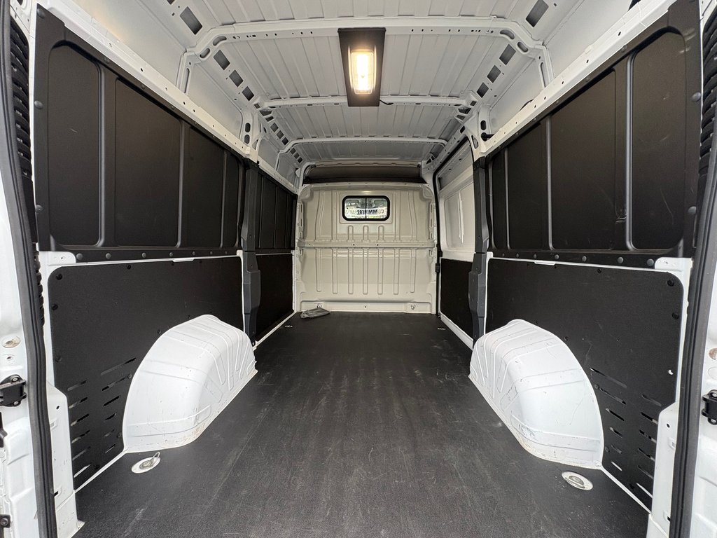 2025 Ram ProMaster Cargo Van 2500 High Roof 136' in Saint-Sulpice, Quebec - 10 - w1024h768px