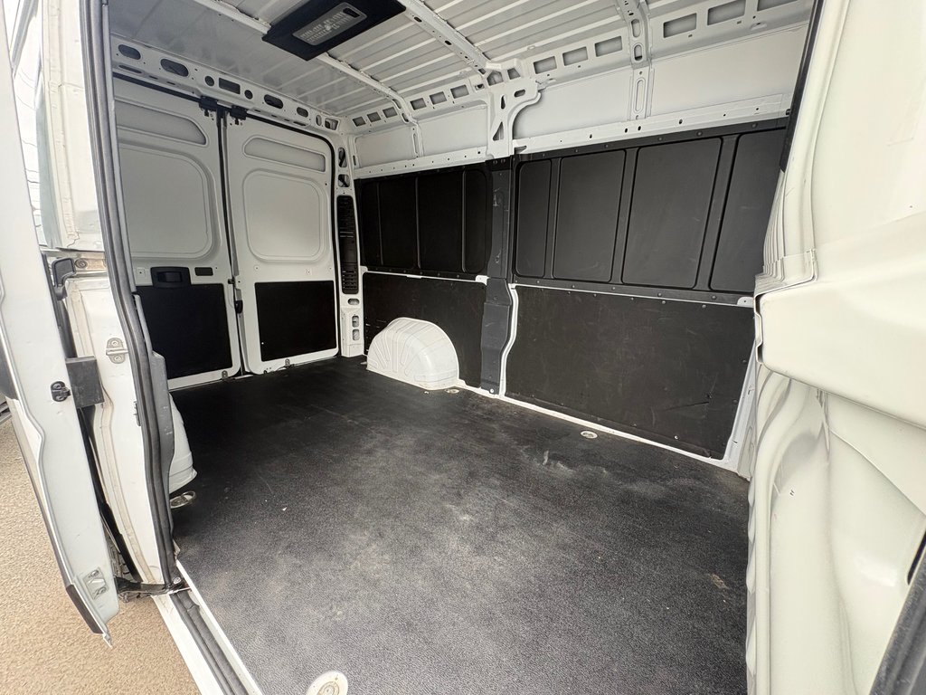 Ram ProMaster Cargo Van 2500 High Roof 136' 2025 à Saint-Sulpice, Québec - 12 - w1024h768px
