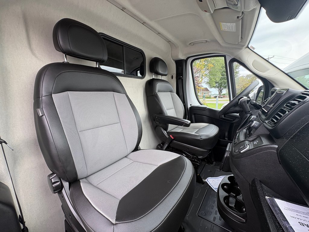 Ram ProMaster Cargo Van 2500 High Roof 136' 2025 à Saint-Sulpice, Québec - 13 - w1024h768px