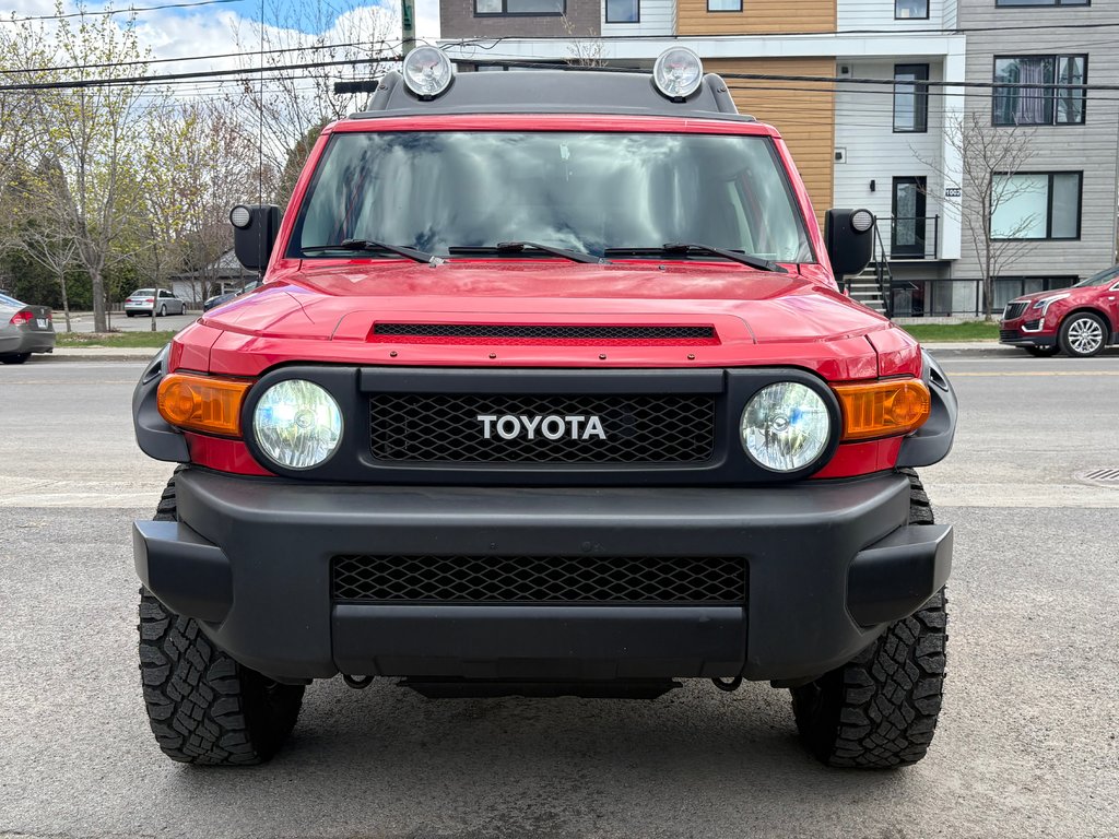 Toyota FJ Cruiser Trail Teams Special Edition 2012 à Repentigny, Québec - 3 - w1024h768px