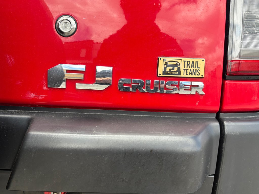 Toyota FJ Cruiser Trail Teams Special Edition 2012 à Repentigny, Québec - 8 - w1024h768px