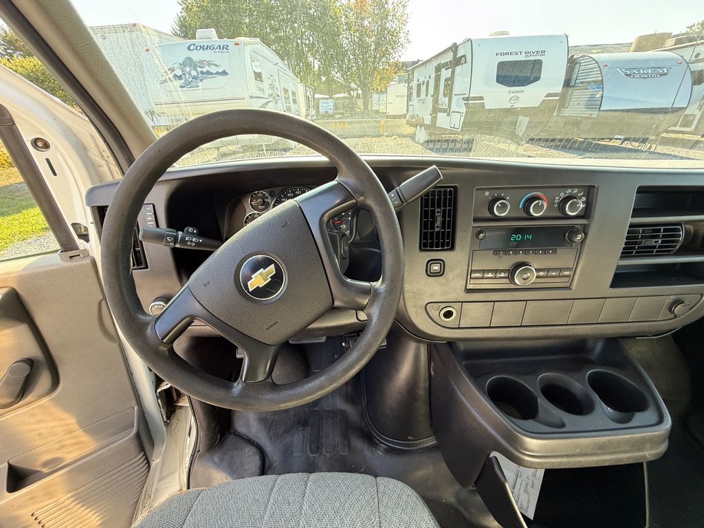 2011 Chevrolet Express Commercial Cutaway 3500 in Saint-Sulpice, Quebec - 15 - w1024h768px