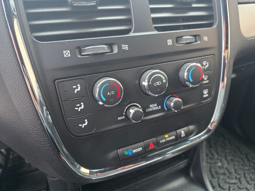 Dodge Grand Caravan SXT BlackTop *DVD* FULL 2016 à Repentigny, Québec - 12 - w1024h768px