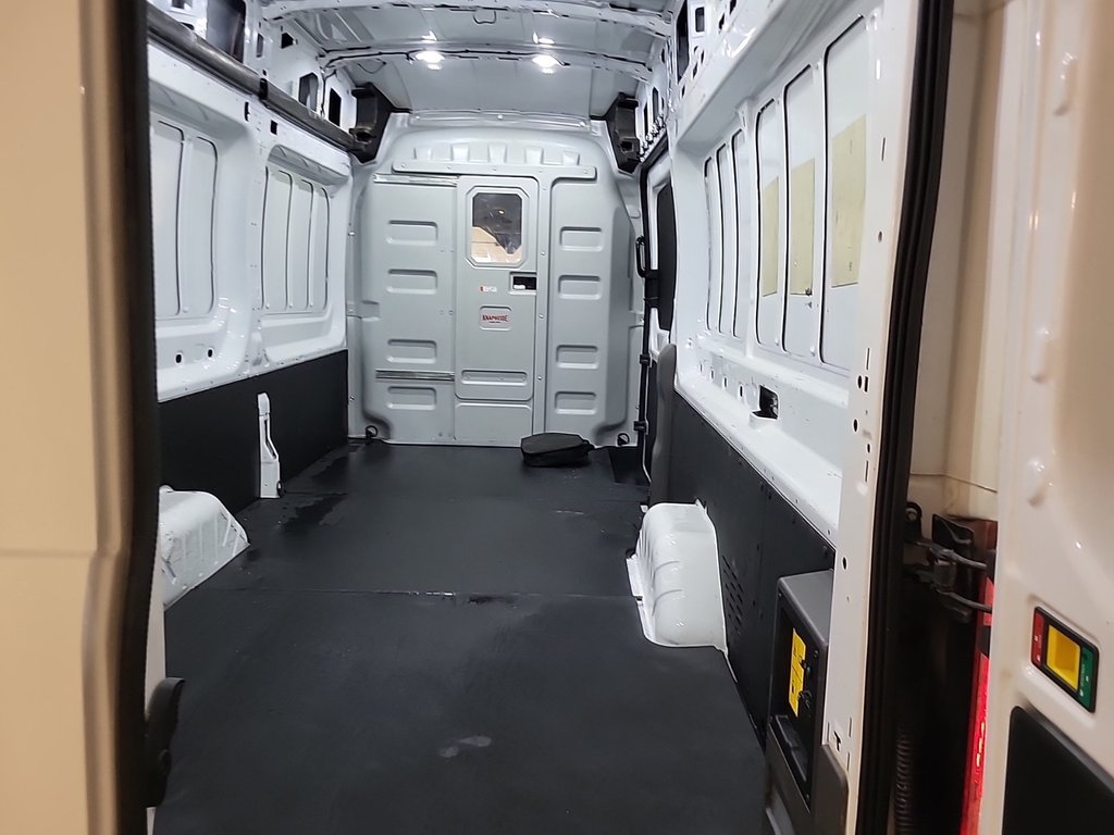 Ford E-Transit Cargo Van T-350 High Roof 148' 2022 à Repentigny, Québec - 3 - w1024h768px