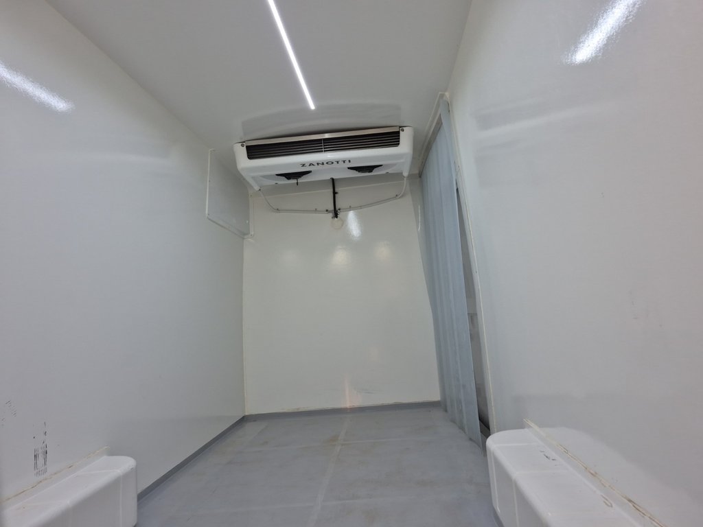 Ford E-Transit Cargo Van T-350 High Roof 148' 2022 à Repentigny, Québec - 4 - w1024h768px