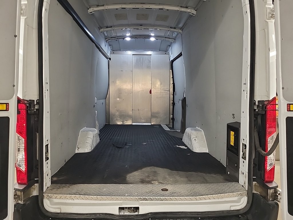 2022 Ford E-Transit Cargo Van T-350 High Roof 148' EXT in Repentigny, Quebec - 3 - w1024h768px