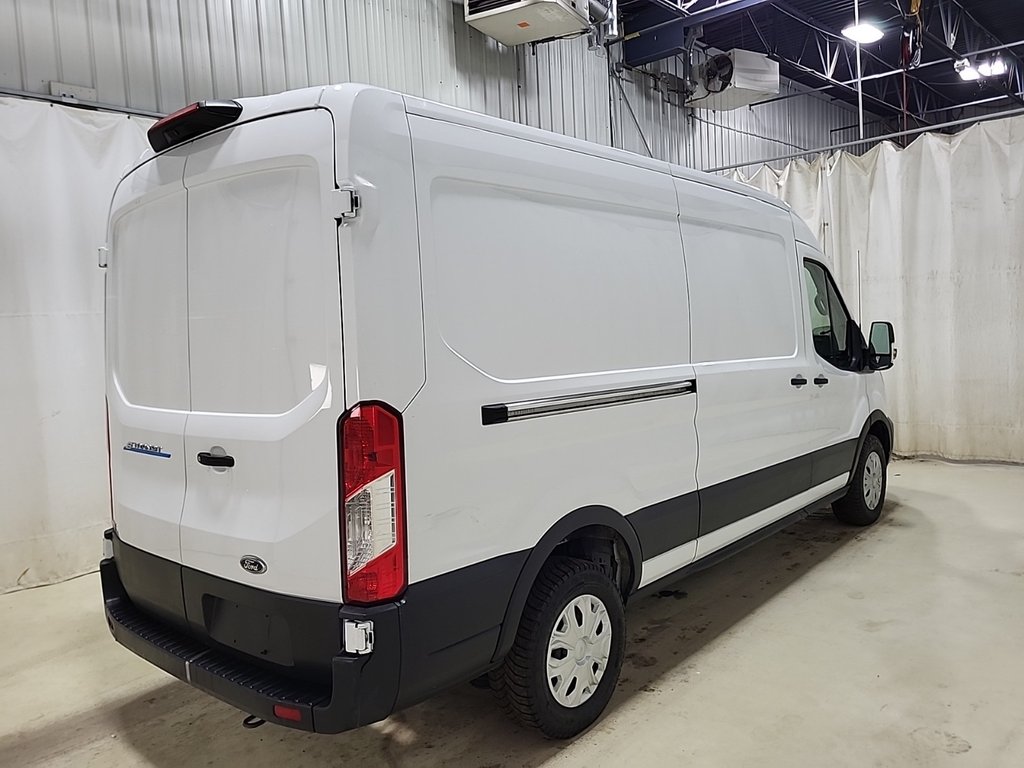 Ford E-Transit Cargo Van Medium Roof 148' 2023 à Repentigny, Québec - 3 - w1024h768px