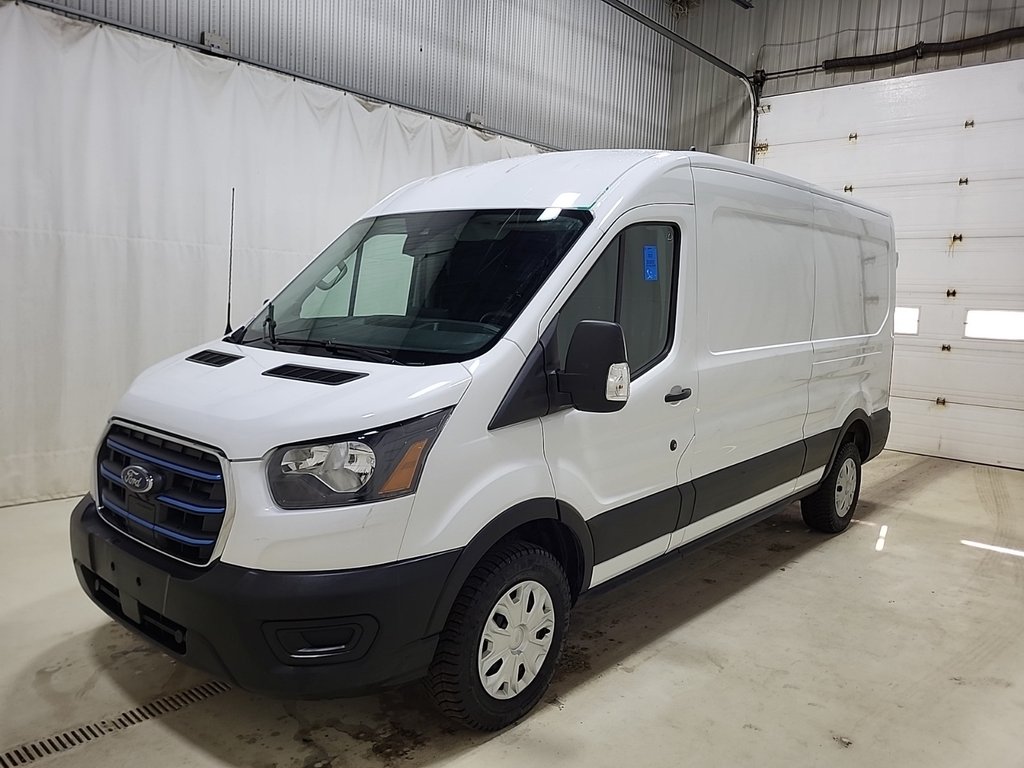 Ford E-Transit Cargo Van Medium Roof 148' 2023 à Repentigny, Québec - 1 - w1024h768px