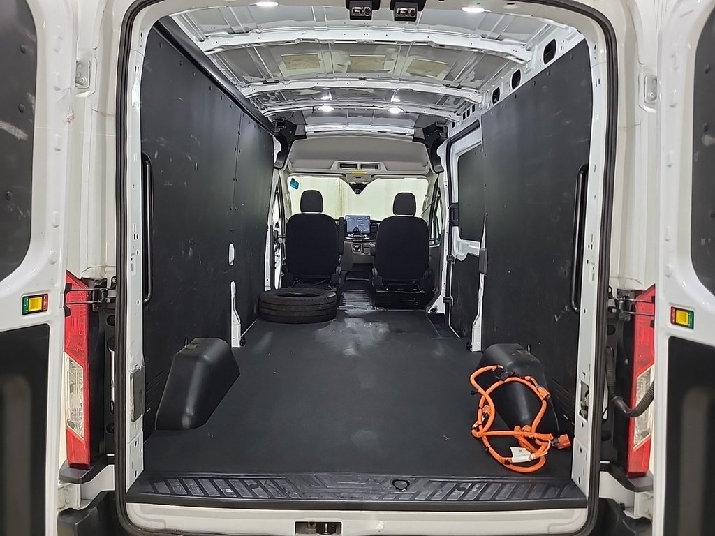 Ford E-Transit Cargo Van Medium Roof 148' 2023 à Repentigny, Québec - 4 - w1024h768px