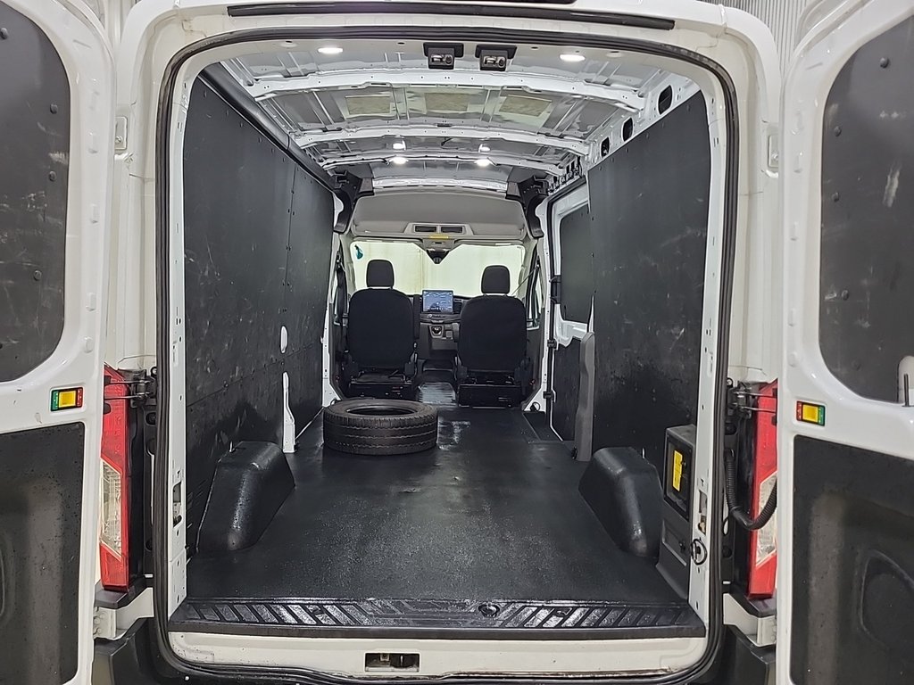 Ford E-Transit Cargo Van Medium Roof 148' 2023 à Repentigny, Québec - 4 - w1024h768px