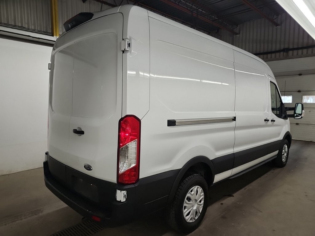 2023 Ford E-Transit Cargo Van T-350 Medium Roof 148' in Repentigny, Quebec - 3 - w1024h768px