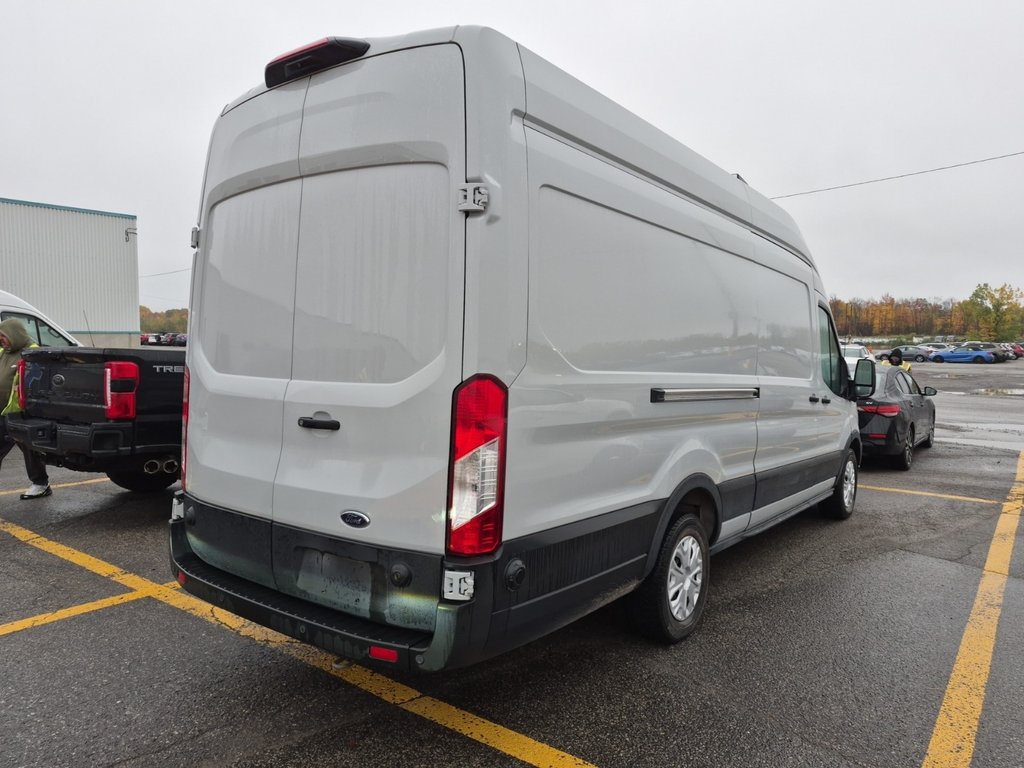 2023 Ford E-Transit Cargo Van T-350 High Roof 148' in Saint-Sulpice, Quebec - 3 - w1024h768px