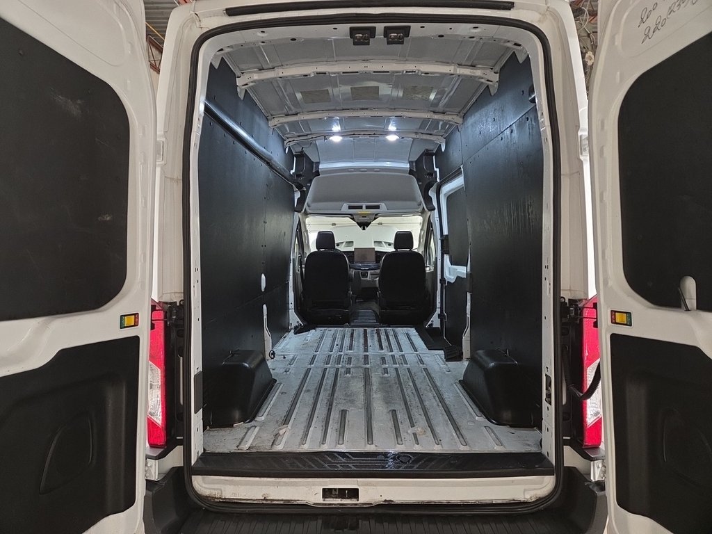 2023 Ford E-Transit Cargo Van T-350 High Roof 148' in Saint-Sulpice, Quebec - 3 - w1024h768px