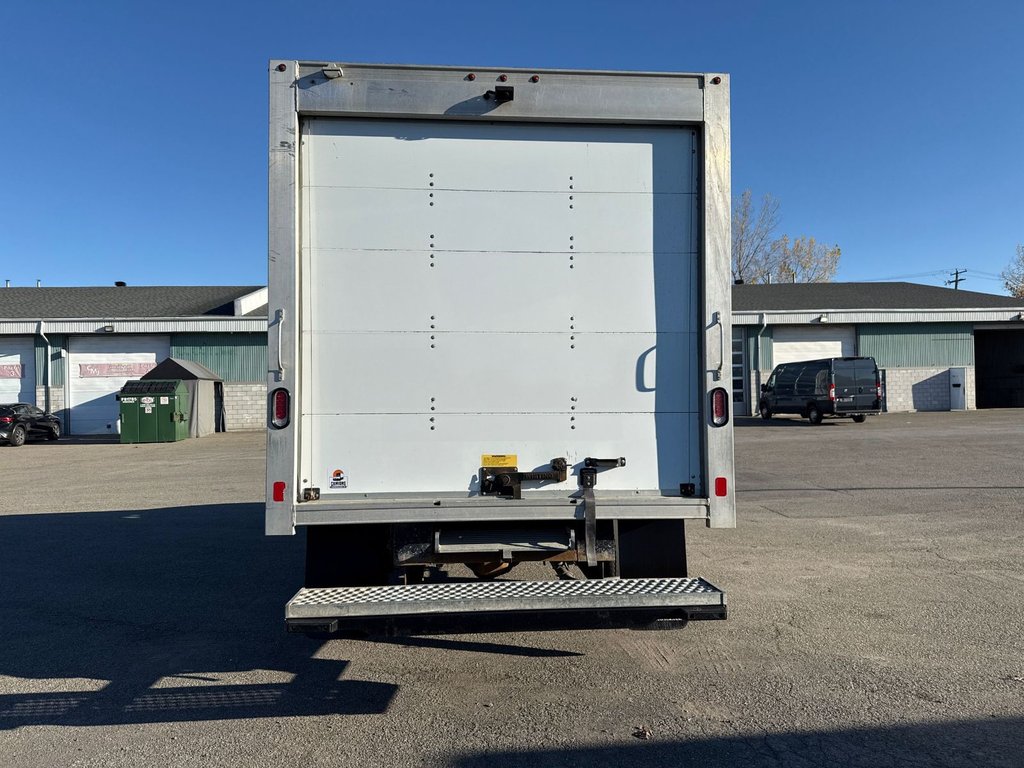 Ford T-250 CUBE 14' 14 PIEDS ROUE SIMPLE *OVERCAB* 2023 à Repentigny, Québec - 4 - w1024h768px