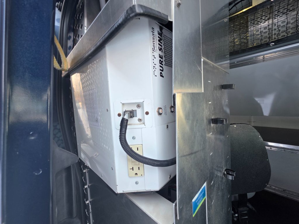 2016 Ford Transit Cargo Van T-350 High Roof 148' in Repentigny, Quebec - 13 - w1024h768px