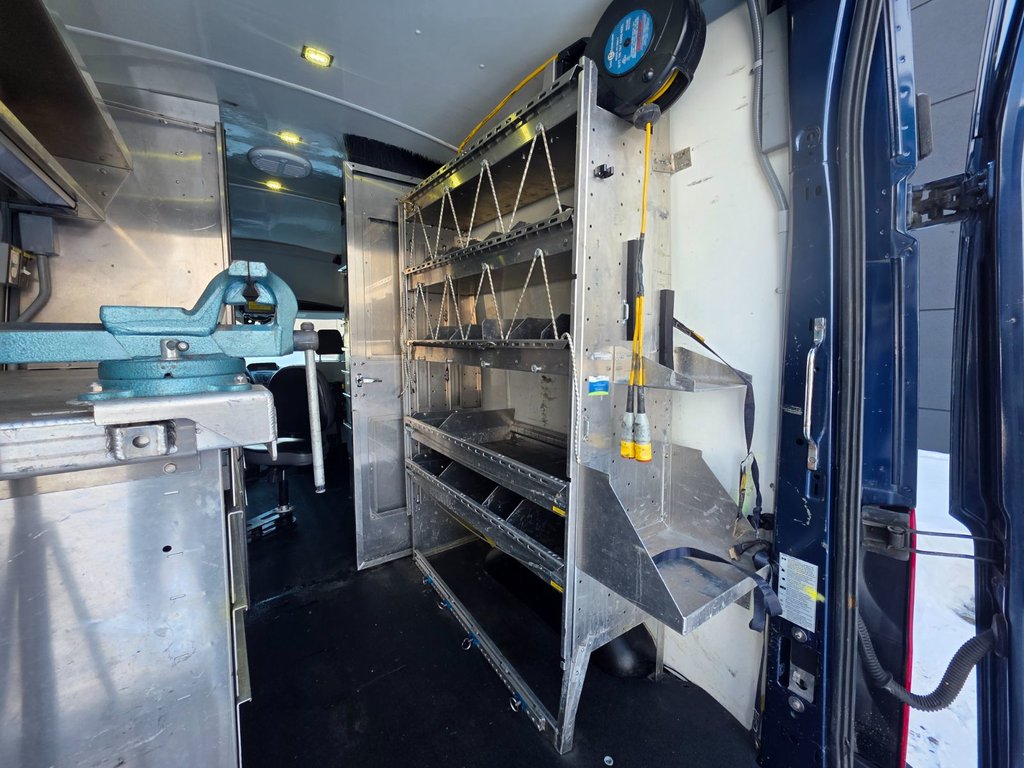 2016 Ford Transit Cargo Van T-350 High Roof 148' in Repentigny, Quebec - 11 - w1024h768px