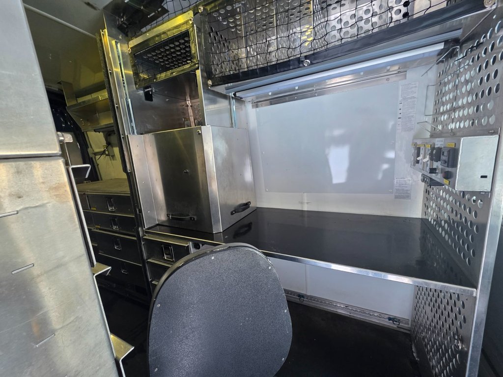 2016 Ford Transit Cargo Van T-350 High Roof 148' in Repentigny, Quebec - 14 - w1024h768px