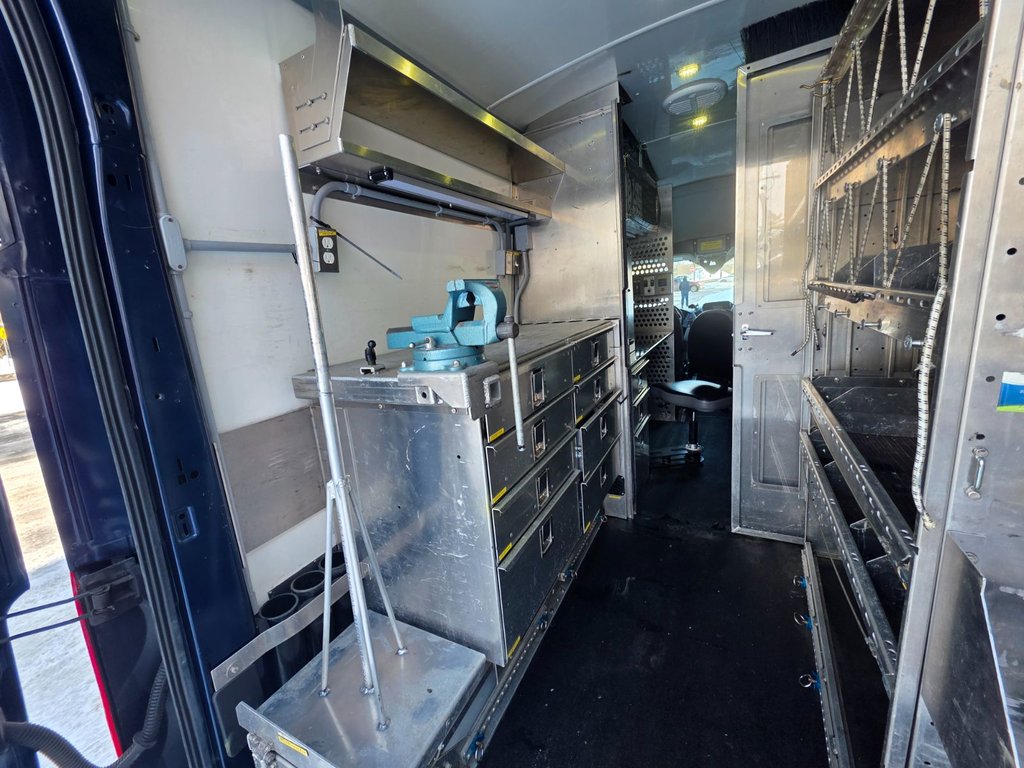 2016 Ford Transit Cargo Van T-350 High Roof 148' in Repentigny, Quebec - 12 - w1024h768px