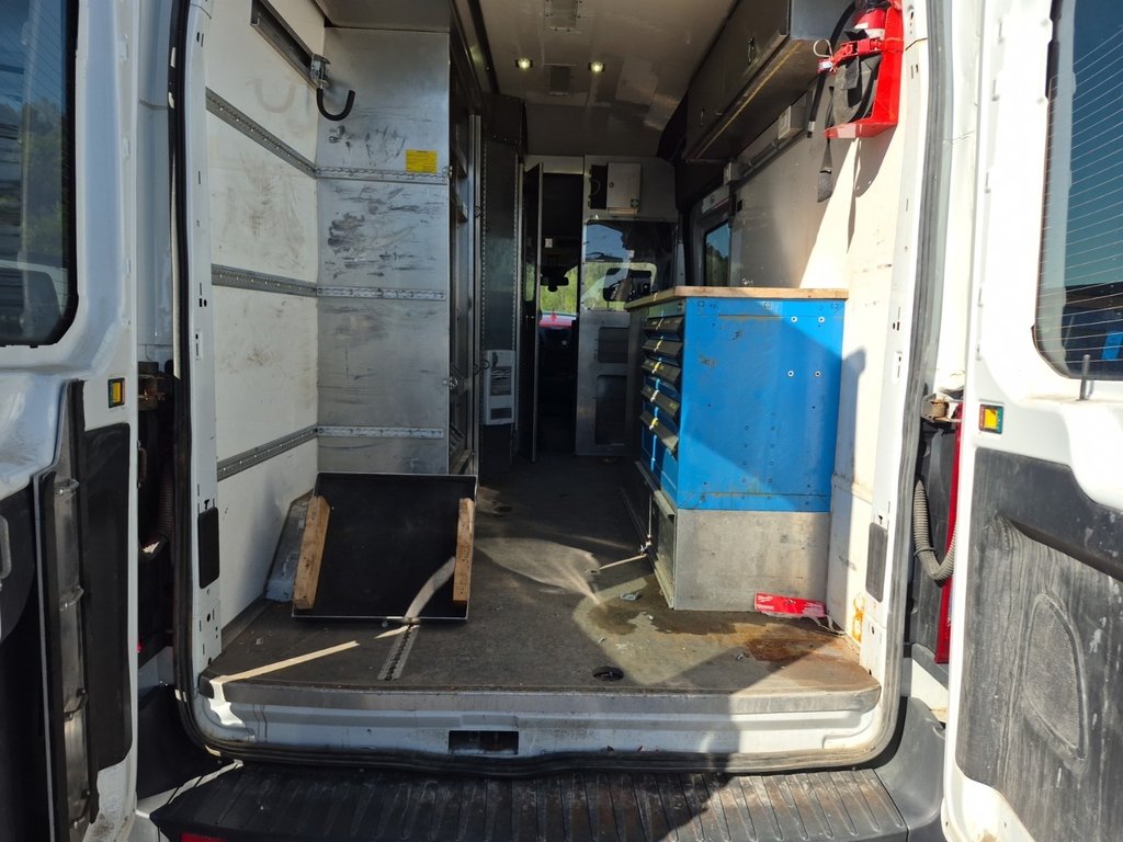 2016 Ford Transit Cargo Van T-350 High Roof 148' in Repentigny, Quebec - 3 - w1024h768px
