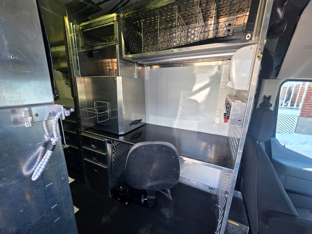 Ford Transit Cargo Van T-350 High Roof 148' 2017 à Repentigny, Québec - 9 - w1024h768px
