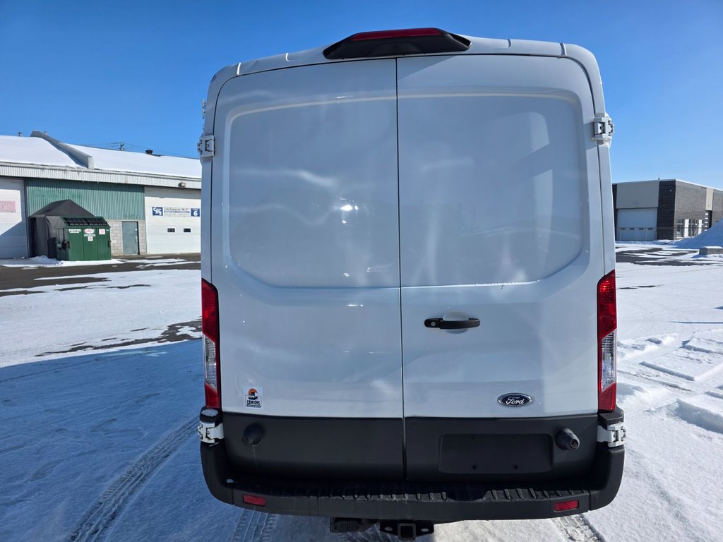 Ford Transit Cargo Van T-250 Medium Roof 148' 2018 à Repentigny, Québec - 7 - w1024h768px