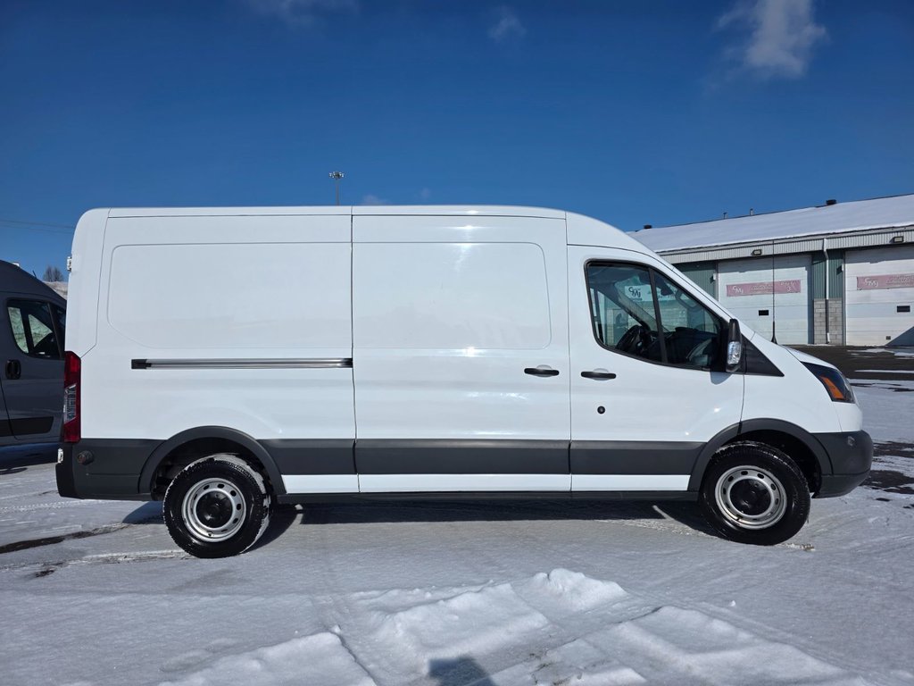 Ford Transit Cargo Van T-250 Medium Roof 148' 2018 à Repentigny, Québec - 10 - w1024h768px