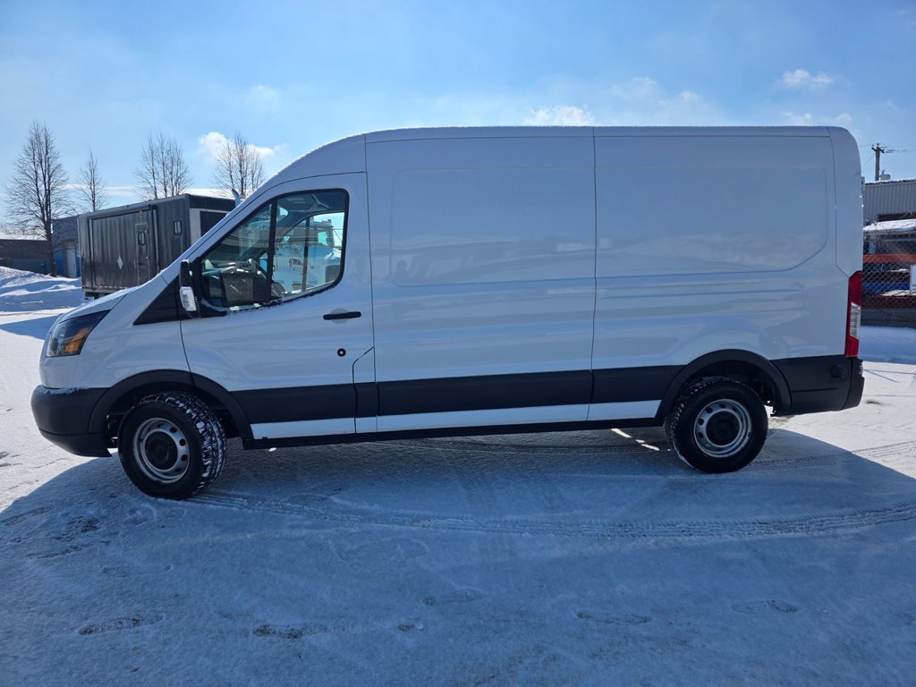 Ford Transit Cargo Van T-250 Medium Roof 148' 2018 à Repentigny, Québec - 4 - w1024h768px