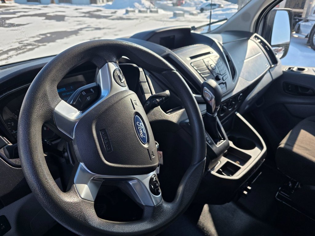Ford Transit Cargo Van T-250 Medium Roof 148' 2018 à Repentigny, Québec - 15 - w1024h768px