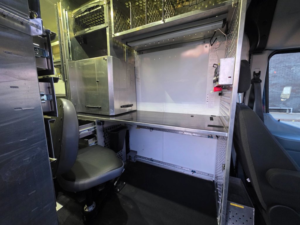 2018 Ford Transit Cargo Van T-350 High Roof 148' in Repentigny, Quebec - 16 - w1024h768px