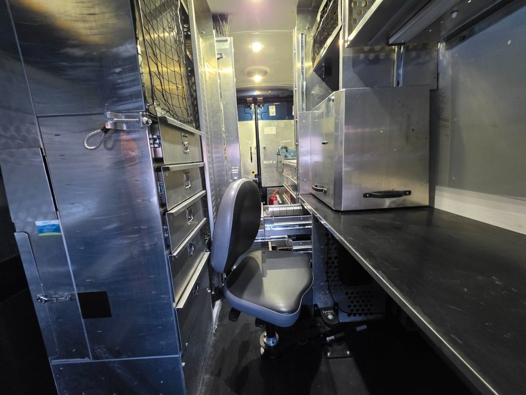 2018 Ford Transit Cargo Van T-350 High Roof 148' in Repentigny, Quebec - 14 - w1024h768px