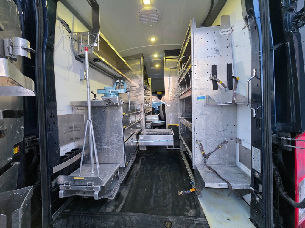 2018 Ford Transit Cargo Van T-350 High Roof 148' in Repentigny, Quebec - 10 - w1024h768px