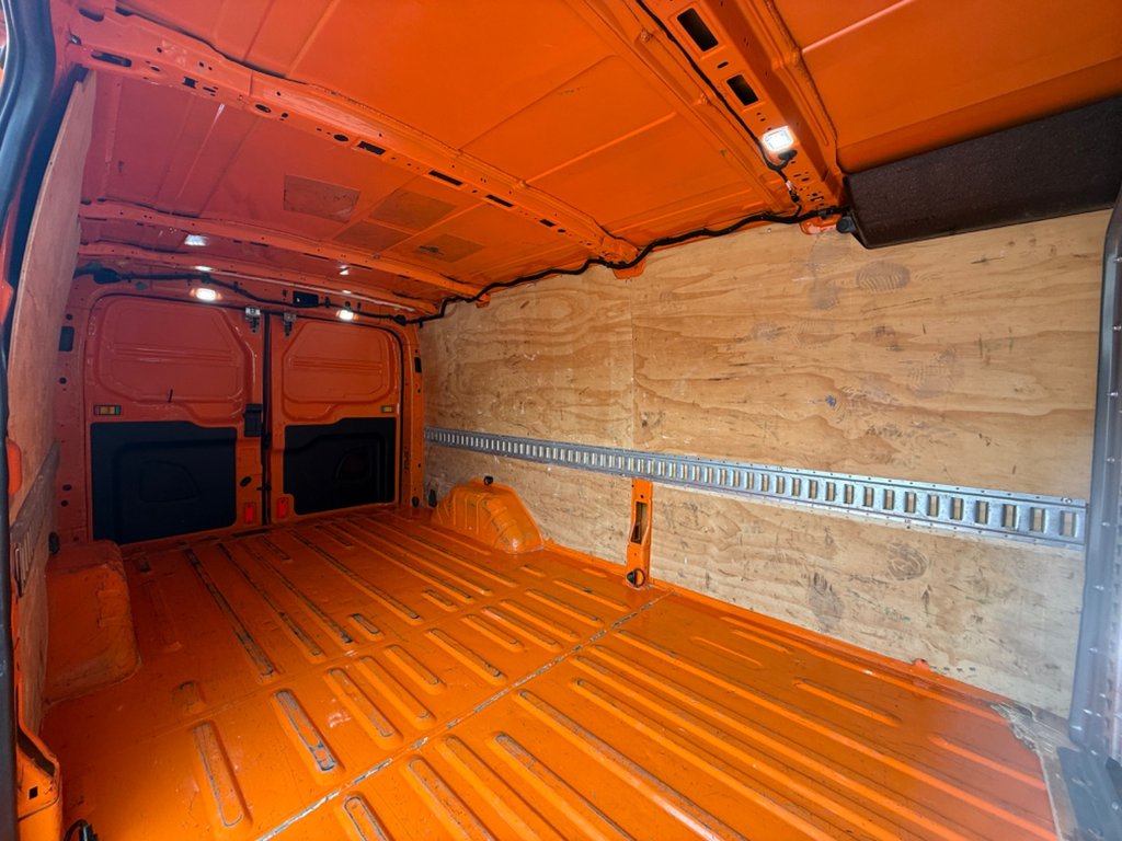 Ford Transit Cargo Van T-250 Low Roof 148' 2020 à Saint-Sulpice, Québec - 9 - w1024h768px