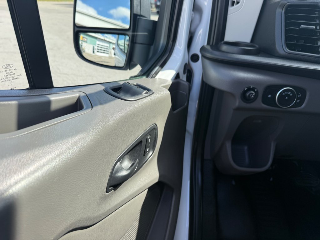 2020 Ford Transit Cargo Van T-250 Low Roof 130' AWD in Saint-Sulpice, Quebec - 19 - w1024h768px