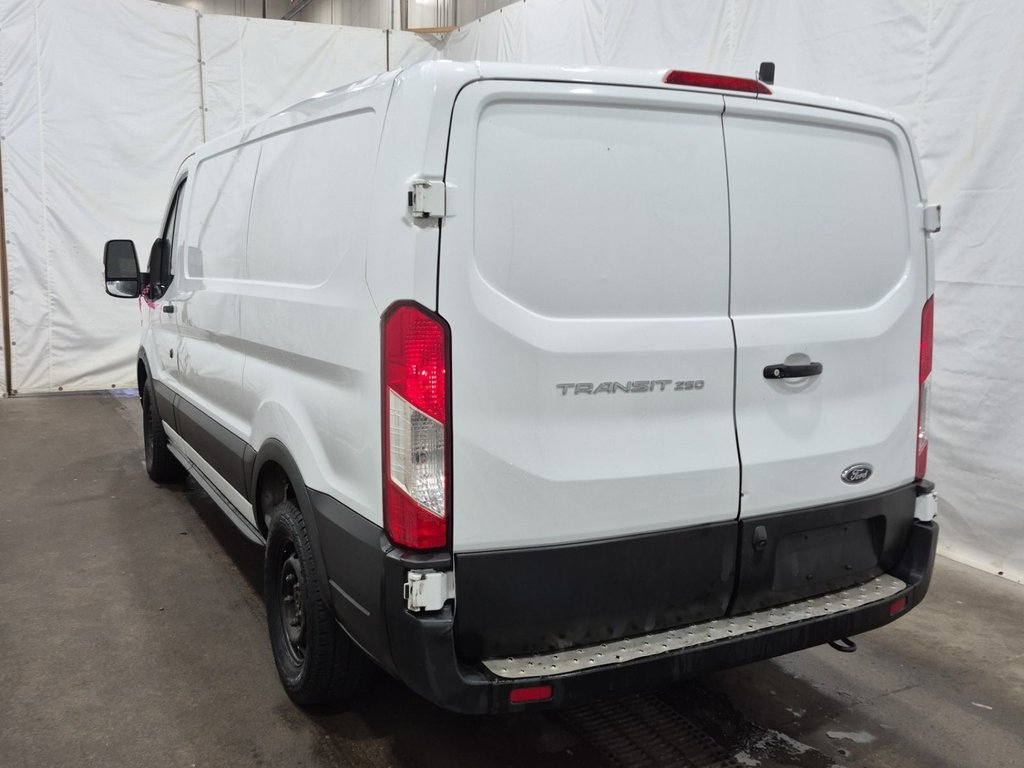 2020 Ford Transit Cargo Van T-250 Low Roof 130' in Repentigny, Quebec - 2 - w1024h768px