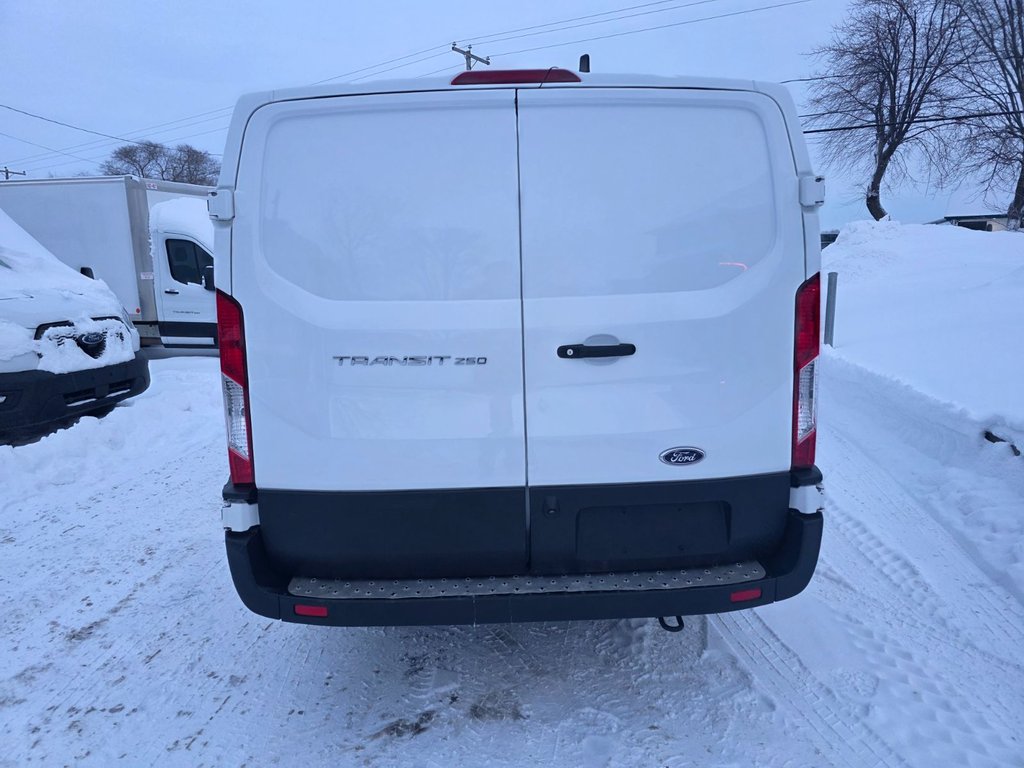 Ford Transit Cargo Van T-250 Low Roof 130' 2020 à Repentigny, Québec - 5 - w1024h768px