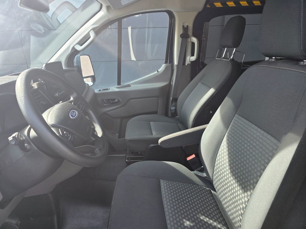 Ford Transit Cargo Van T-150 Low Roof 130' AWD 2020 à Repentigny, Québec - 18 - w1024h768px