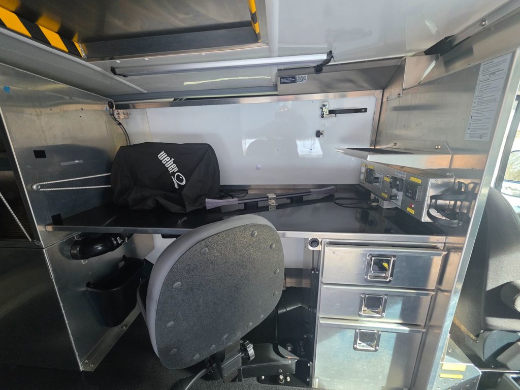 Ford Transit Cargo Van T-150 Low Roof 130' AWD 2020 à Repentigny, Québec - 14 - w1024h768px