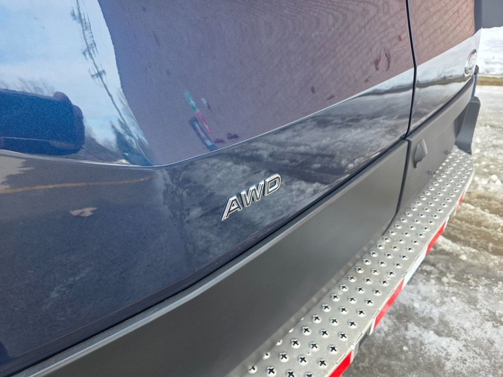 Ford Transit Cargo Van T-150 Low Roof 130' AWD 2020 à Repentigny, Québec - 9 - w1024h768px