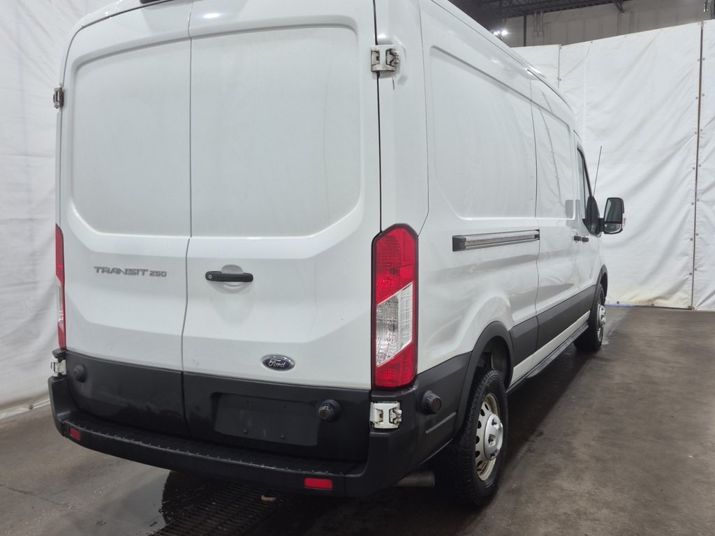 2020 Ford Transit Cargo Van T-250 Medium Roof 148' in Repentigny, Quebec - 3 - w1024h768px