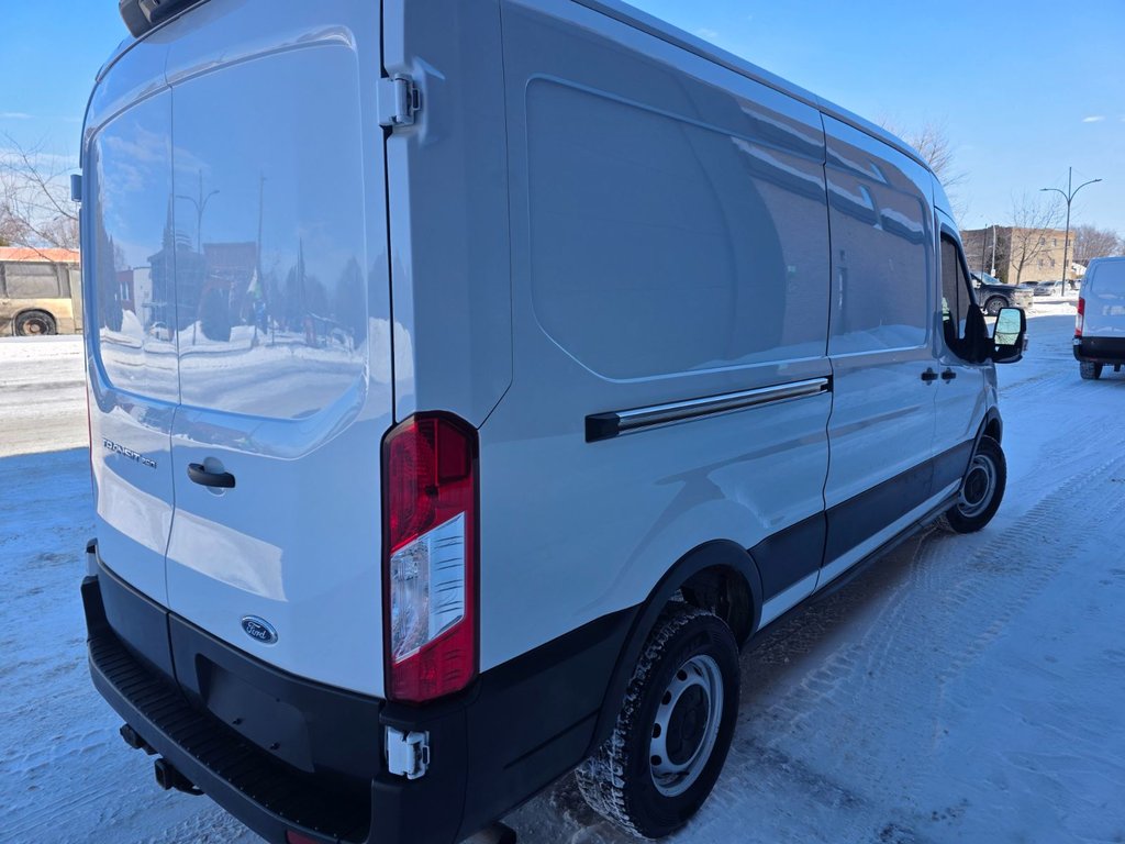 Ford Transit Cargo Van T-250 Medium Roof 148' 2021 à Repentigny, Québec - 8 - w1024h768px